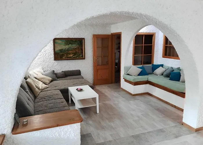 Hisa Odprtih Vrat Tolmin