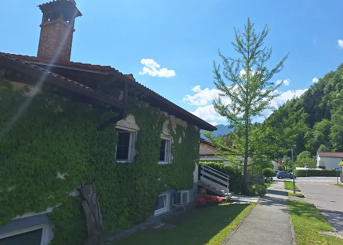 Hisa Odprtih Vrat * Tolmin